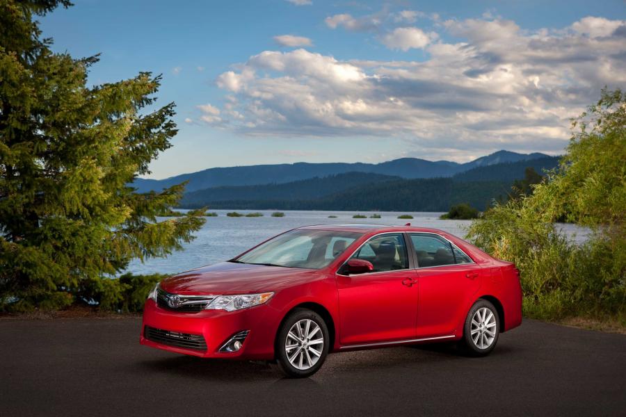  Toyota Camry XLE 2012 года  (фото 13 из 16)